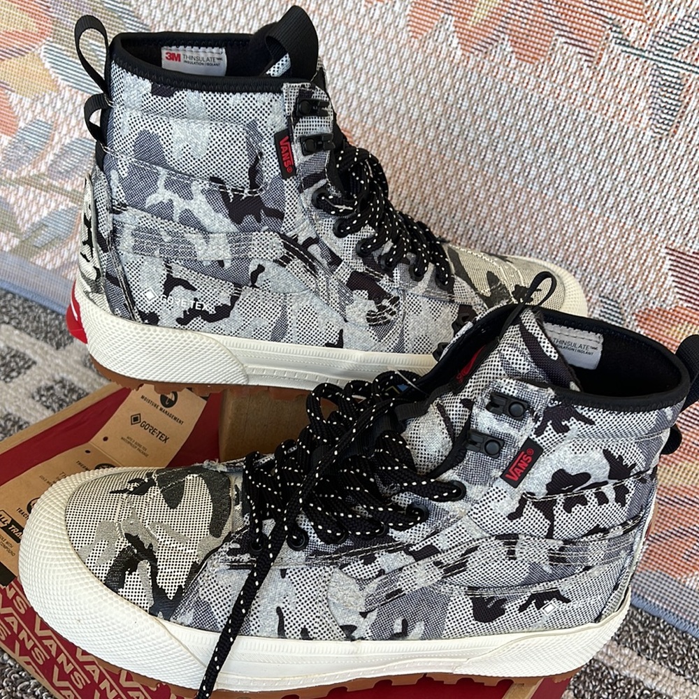 Vans WMNS Sk8-Hi Gore-Tex MTE
Arctic Camo Cloud
VN0A5111COI
Sneakers Boots - Picture 11 of 16